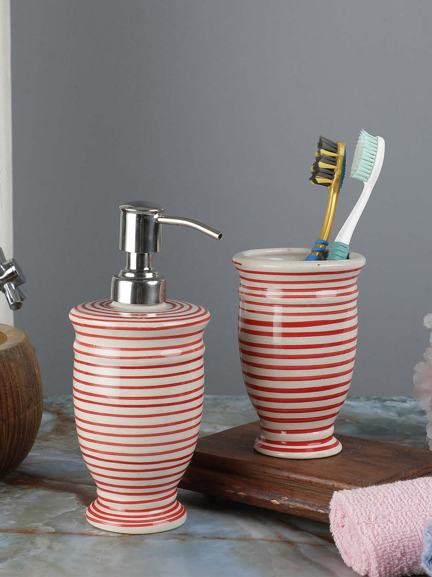 VarEesha Parikrama Red & Off-White Ceramic Bath Accessories - Set of 2