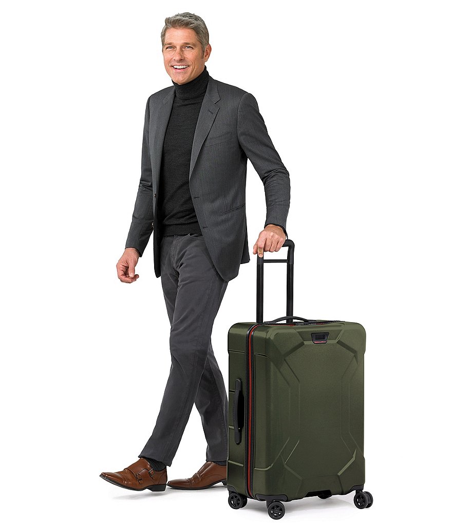 Briggs & Riley Torq Medium Spinner