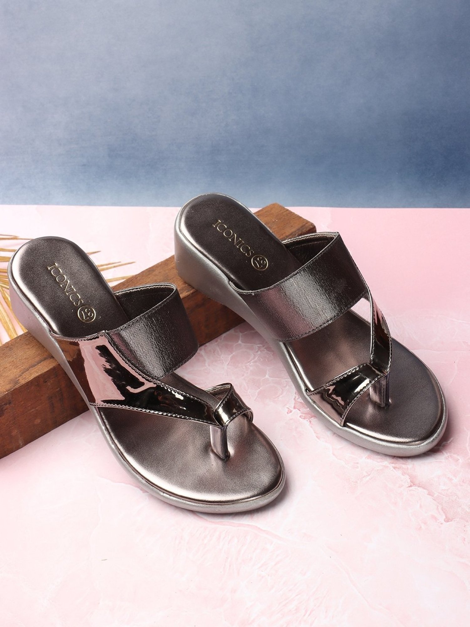 Iconics Women's Grey Toe Ring Wedges