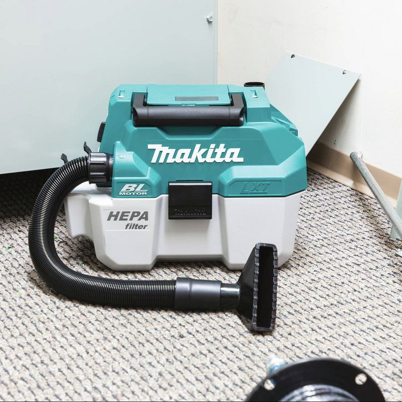 Makita XCV11Z 18V LXT Lithium-Ion Brushless 2 Gallon HEPA Filter Portable Wet/Dry Dust Extractor/Vacuum (Tool Only)