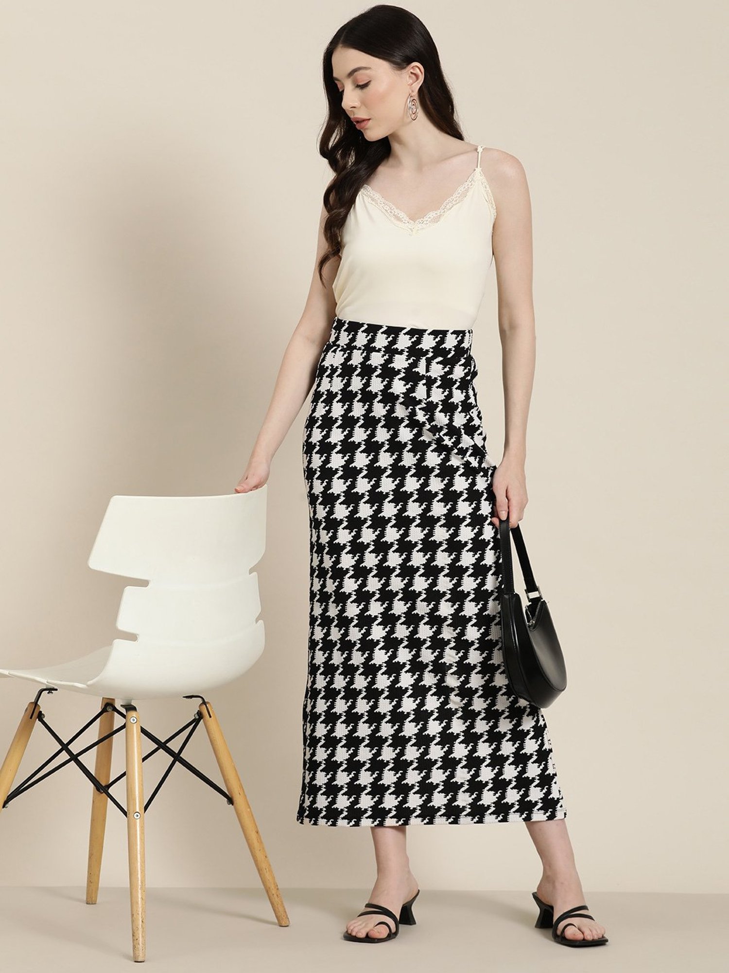 Qurvii Black Printed Maxi Skirt
