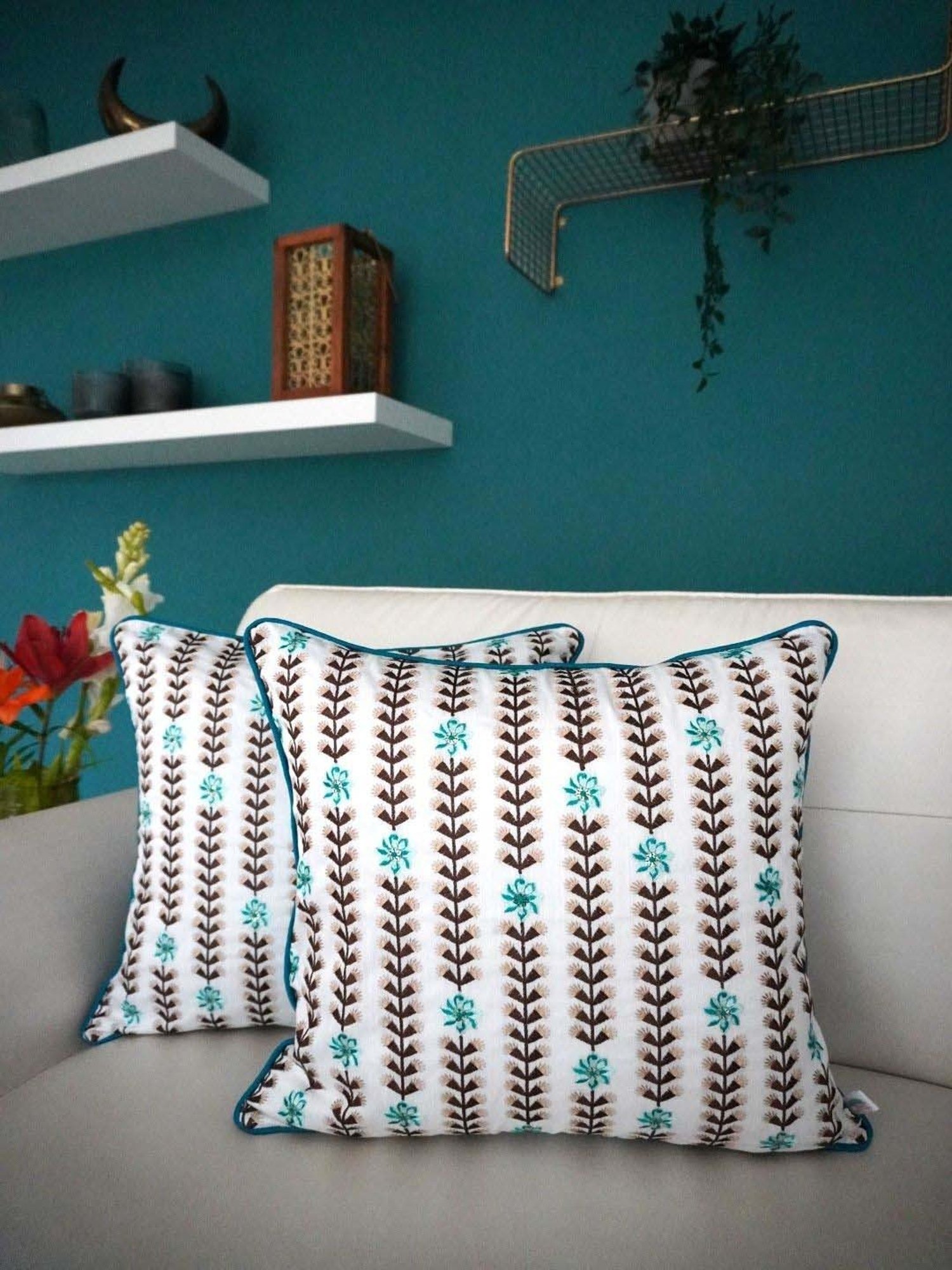 TARA Sparkling Homes Floral Vines Blue & White Cotton Cushion Cover - Set of 4