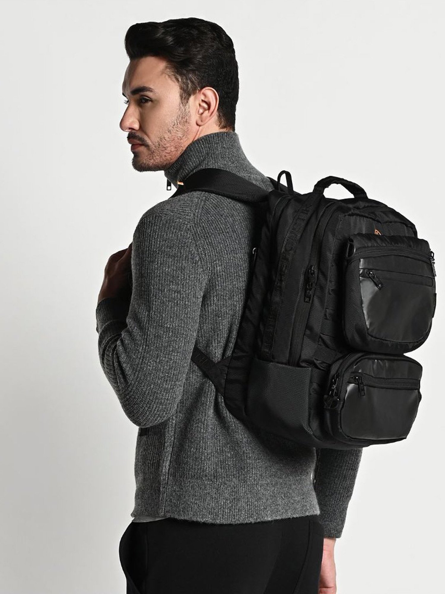 THE HOLISTIK Alpha Black Large Backpack - 22 Ltrs