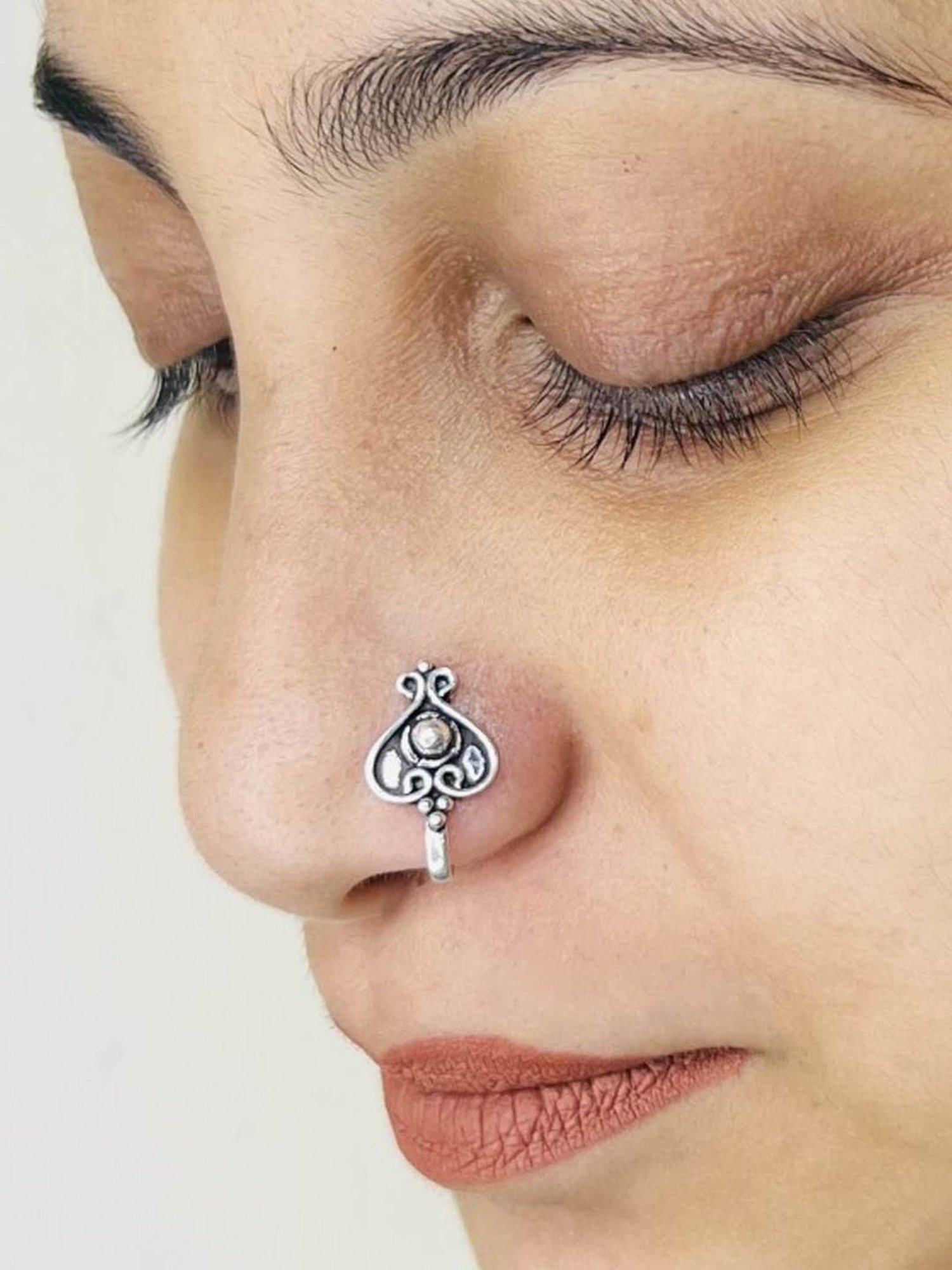 Zavya 92.5 Sterling Silver Floral Nosepin for Women