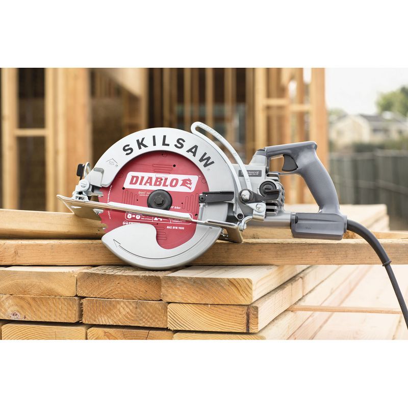 SKILSAW SPT78W-22 15 Amp 8-1/4 in. Aluminum Worm Drive Saw
