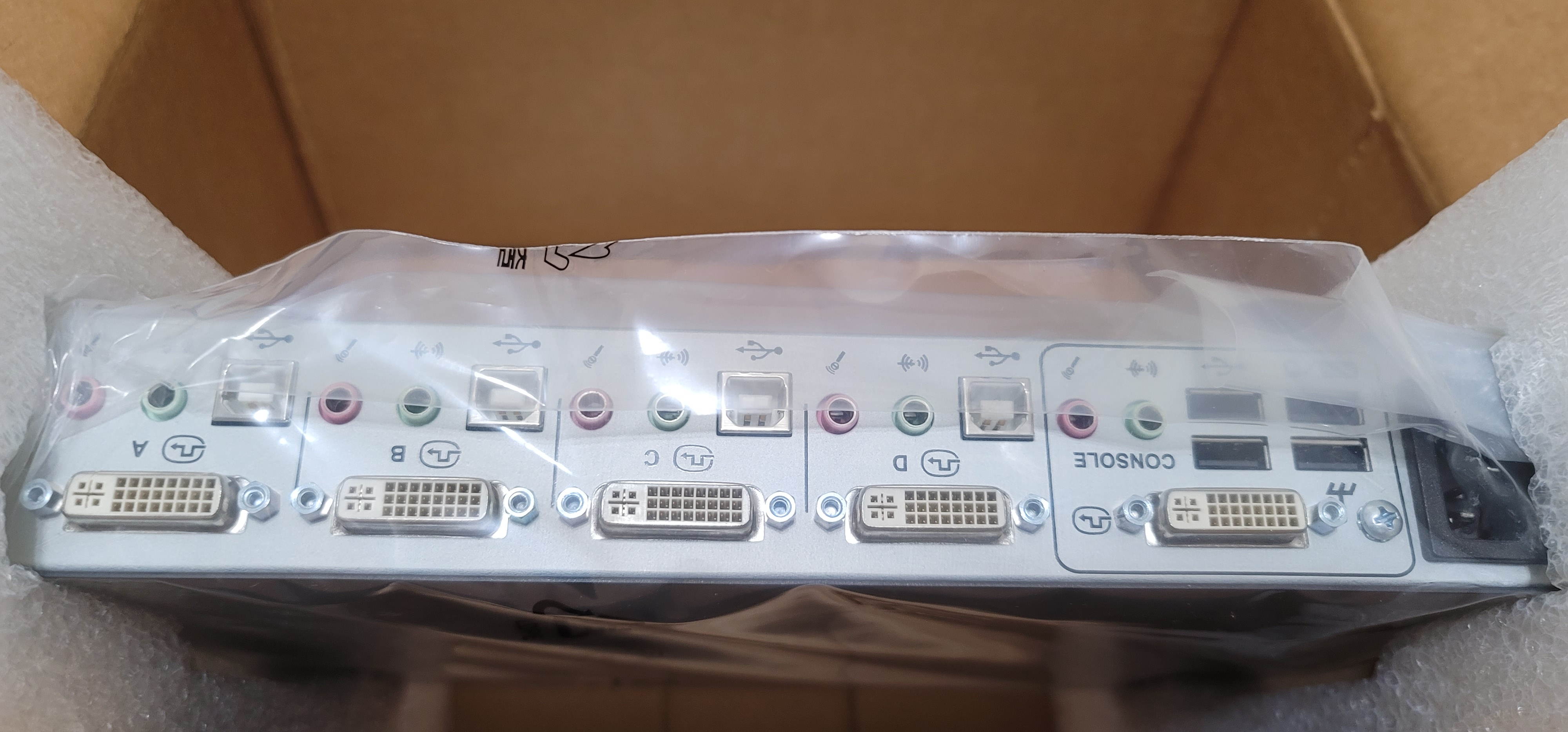 Avocent SC440-001 SwitchView SC 1 x 4 Secure KVM Desktop Appliance