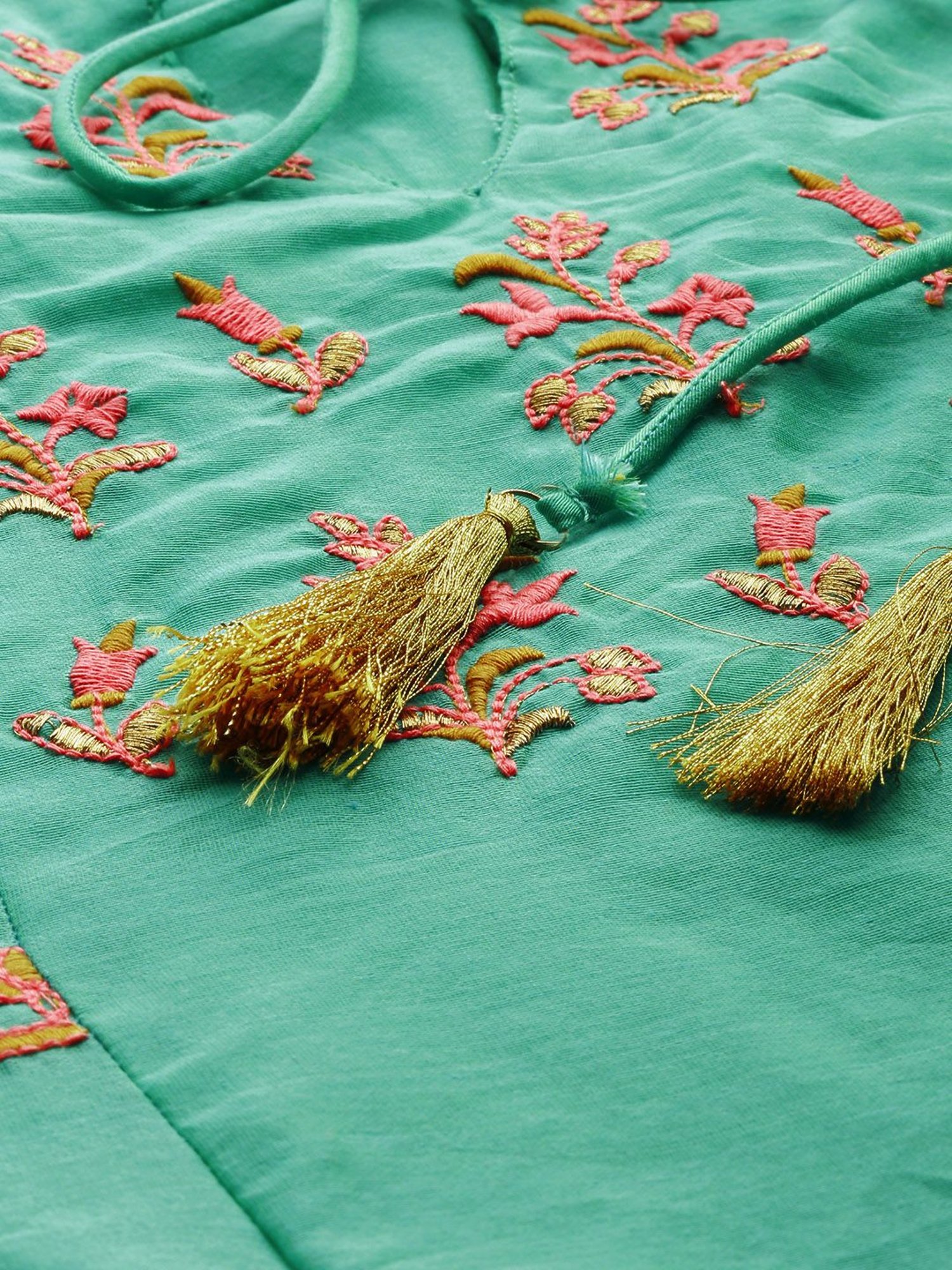 Alena Green Embroidered Straight Kurta