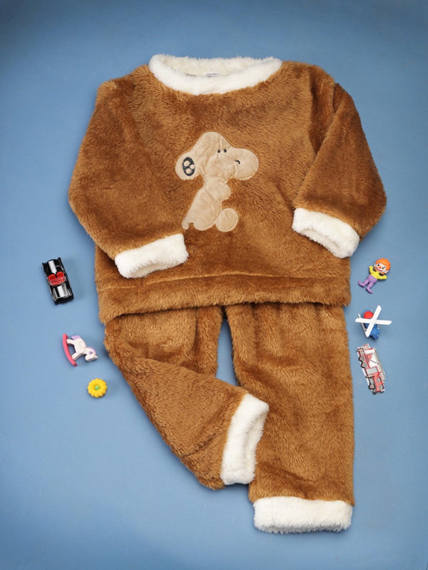 NEUDIS Girls Brown Solid Full Sleeves Sweatshirt with Trousers