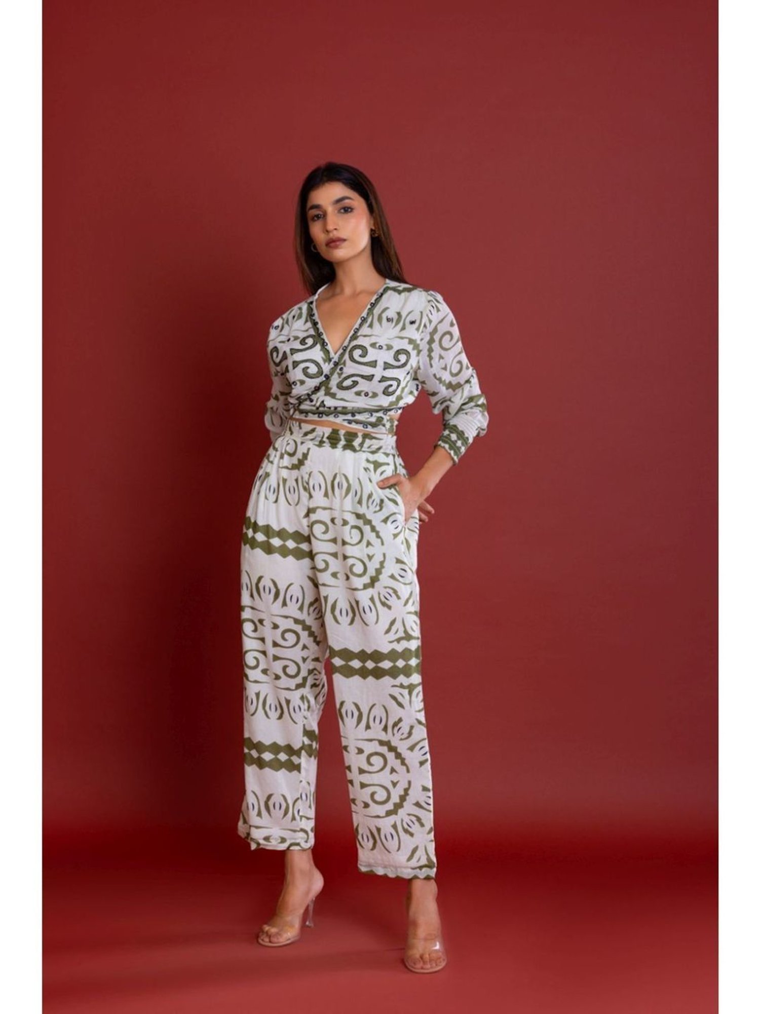 LABEL REYYA Label Green Crop Top With Pant