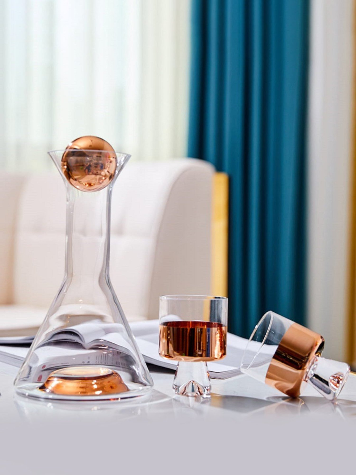 Pure Home and Living Blue Glass Decanter (0.7 L)