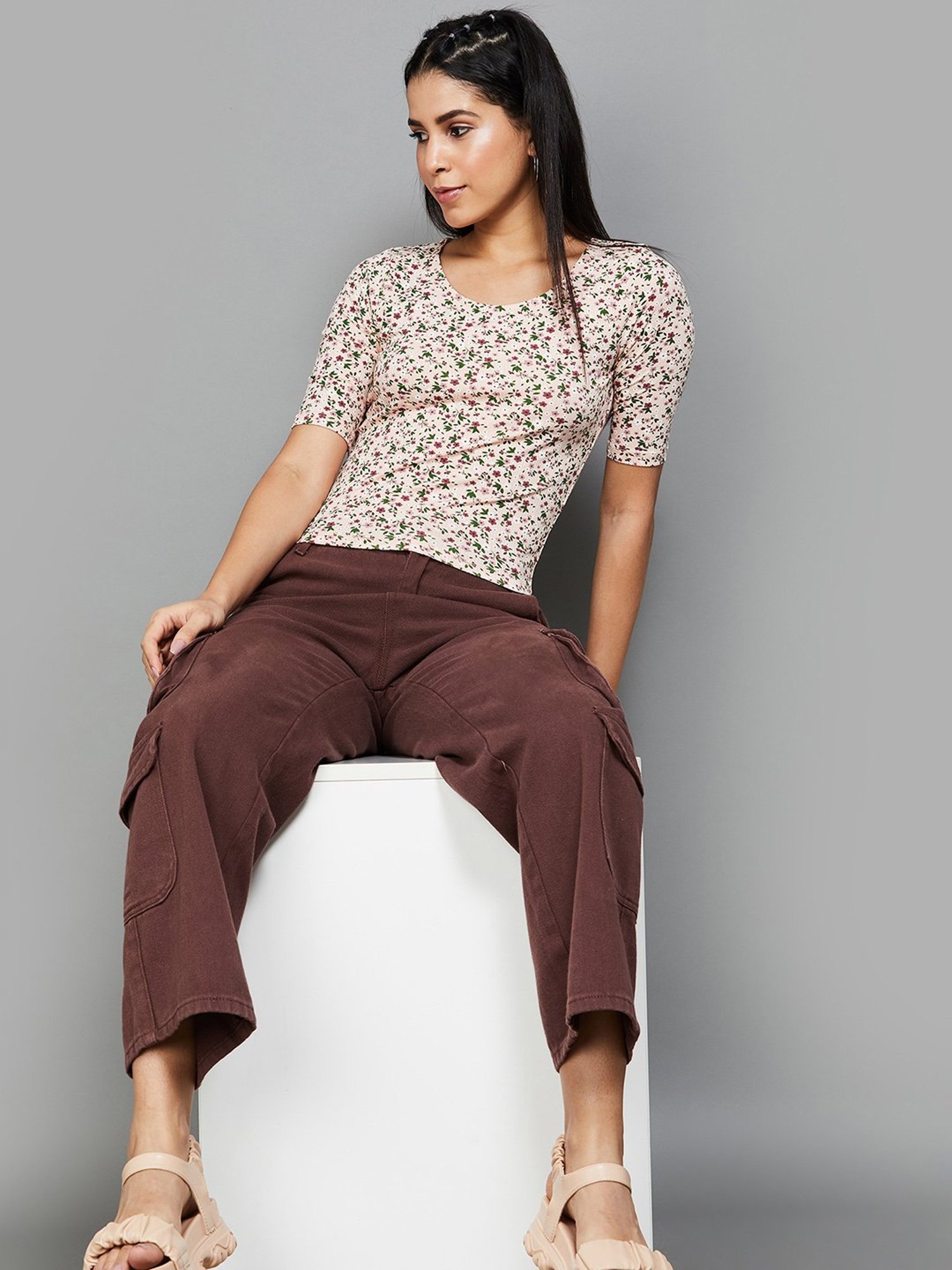 Ginger by Lifestyle Beige Floral Print Crop Top