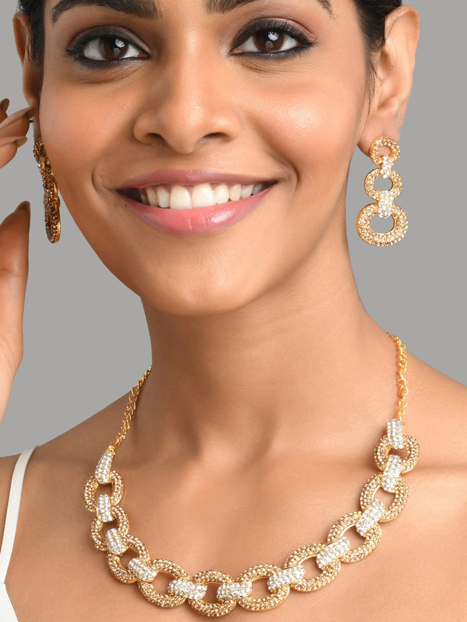 Fida Luxurious Golden Jewellery Set