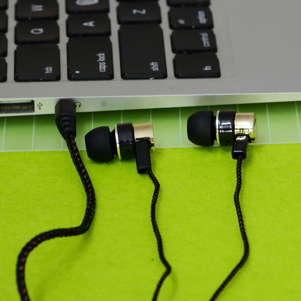 1.1M Noise Isolating Stereo In-ear Earphone with 3.5 MM Jack Standard