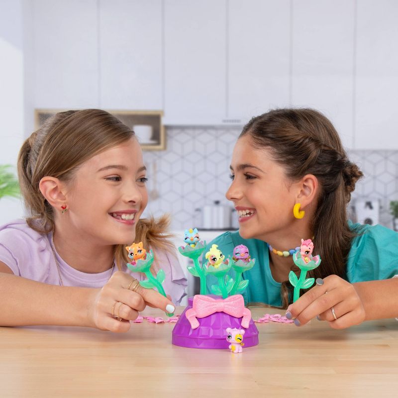 Hatchimals CollEGGtibles Spring Bouquet