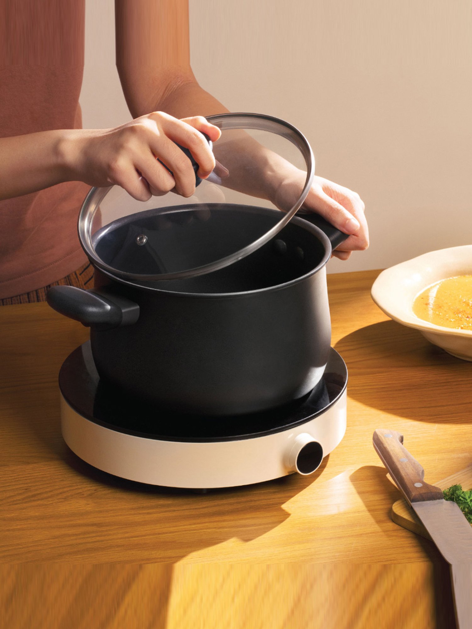 Meyer Midnight Black Aluminium Casserole with Lid (3.8 L)