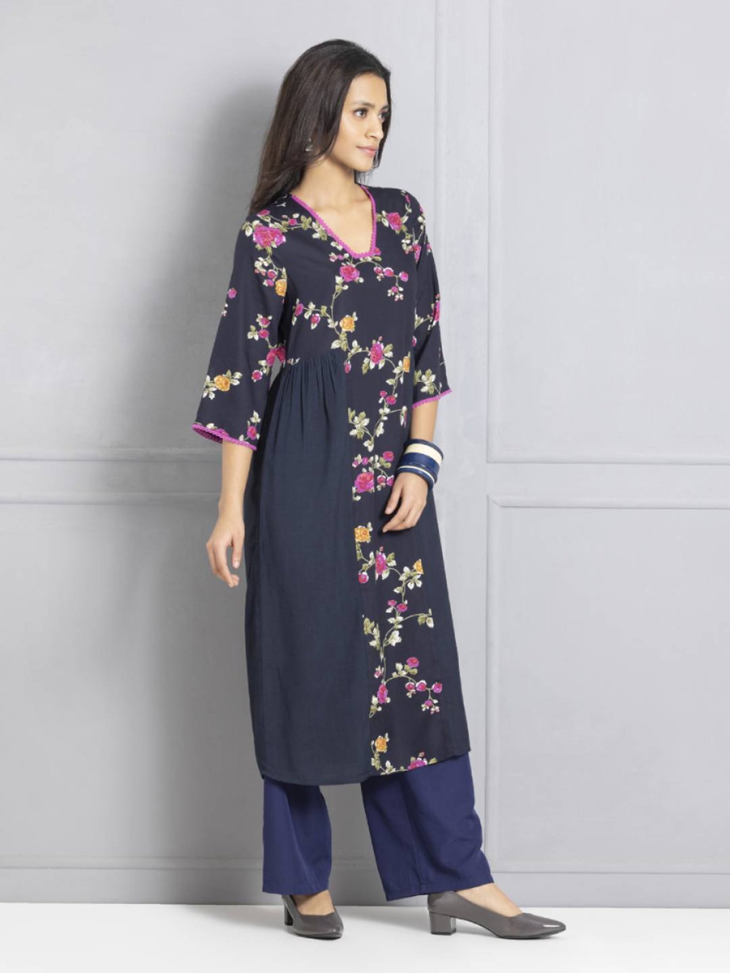 SHAYE Blue Floral Print Kurta