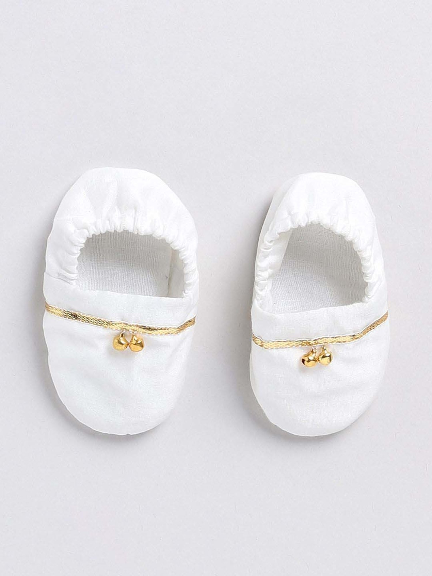 VASTRAMAY Girls White Embroidery Clothing Sets