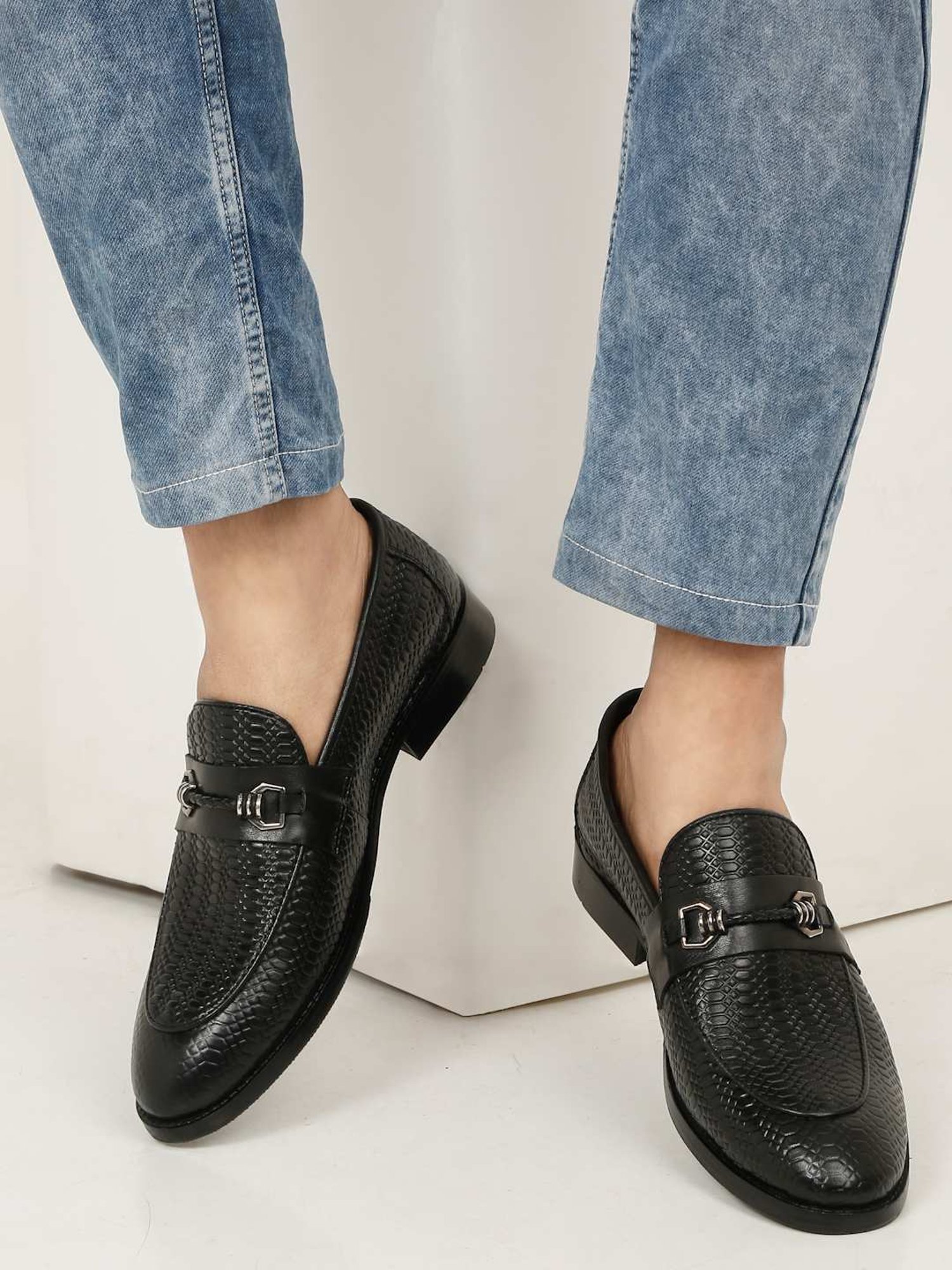 Teakwood Leathers Men's Black Casual Loafers