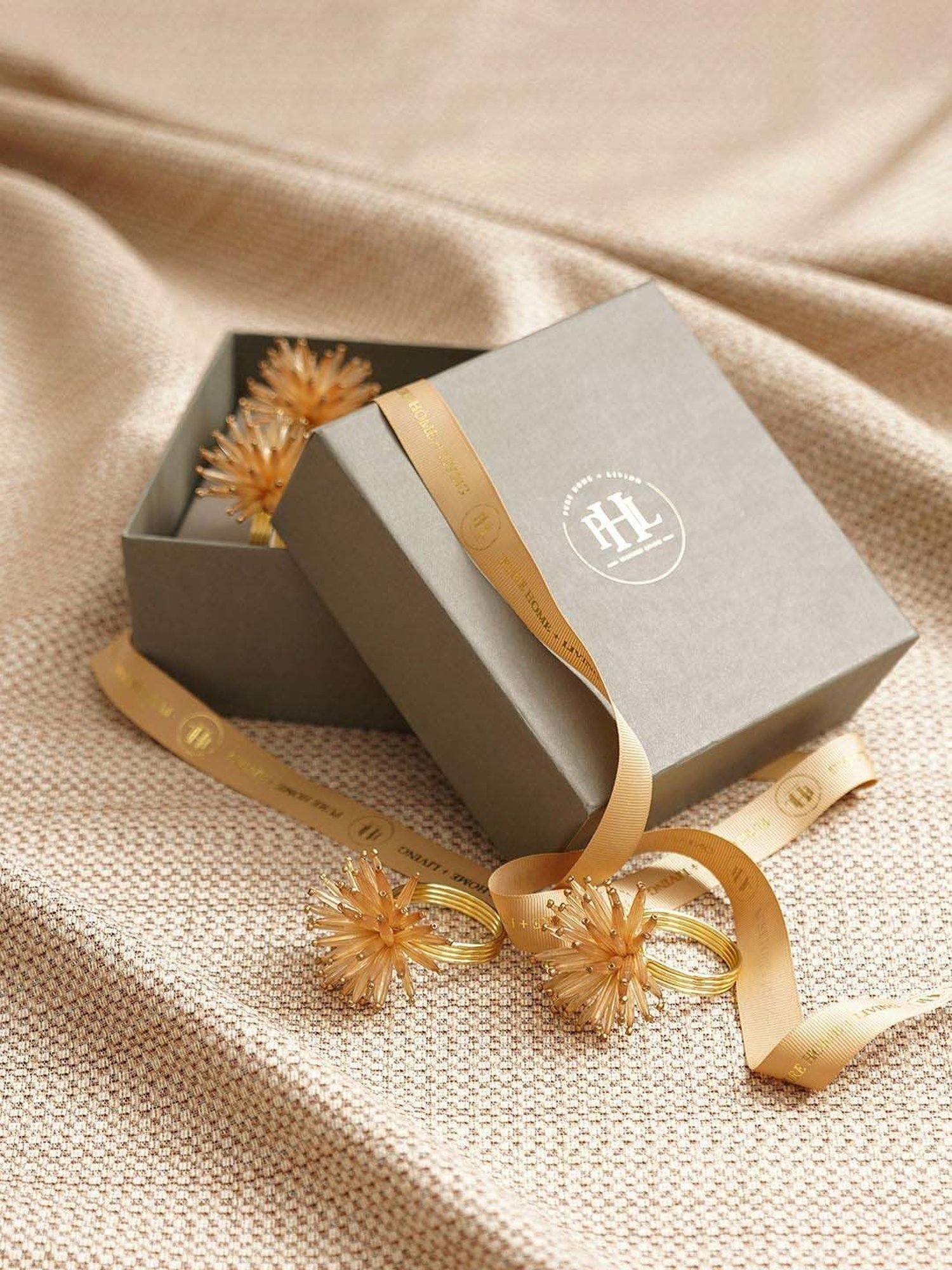 ExclusiveLane The Dancing Peacock Brown Sheesham Wood Napkin Holder - Set of 1