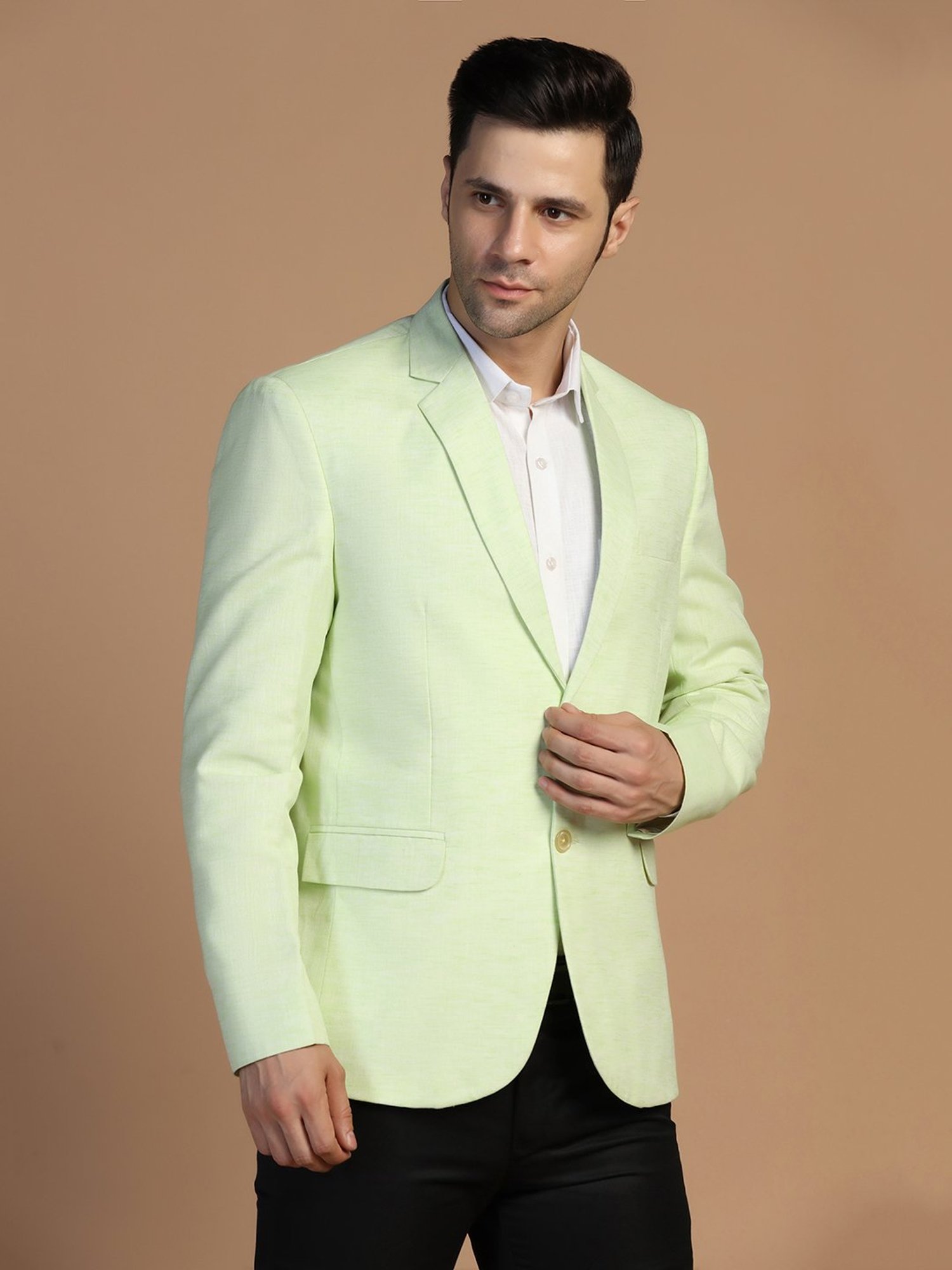 Arrow Sports Green Regular Fit Texture Waistcoat