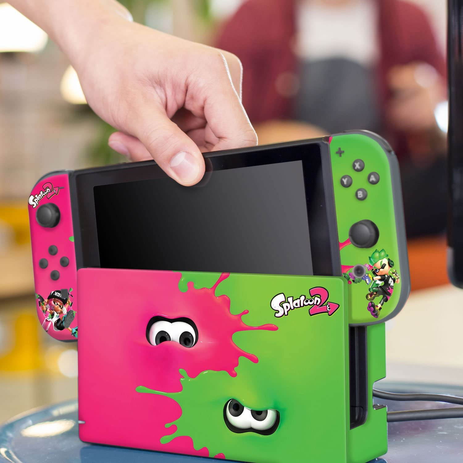 Controller Gear Nintendo Switch Skin & Screen Protector Set,  By Nintendo - Splatoon 2 "Pink Vs Green" - Nintendo Switch