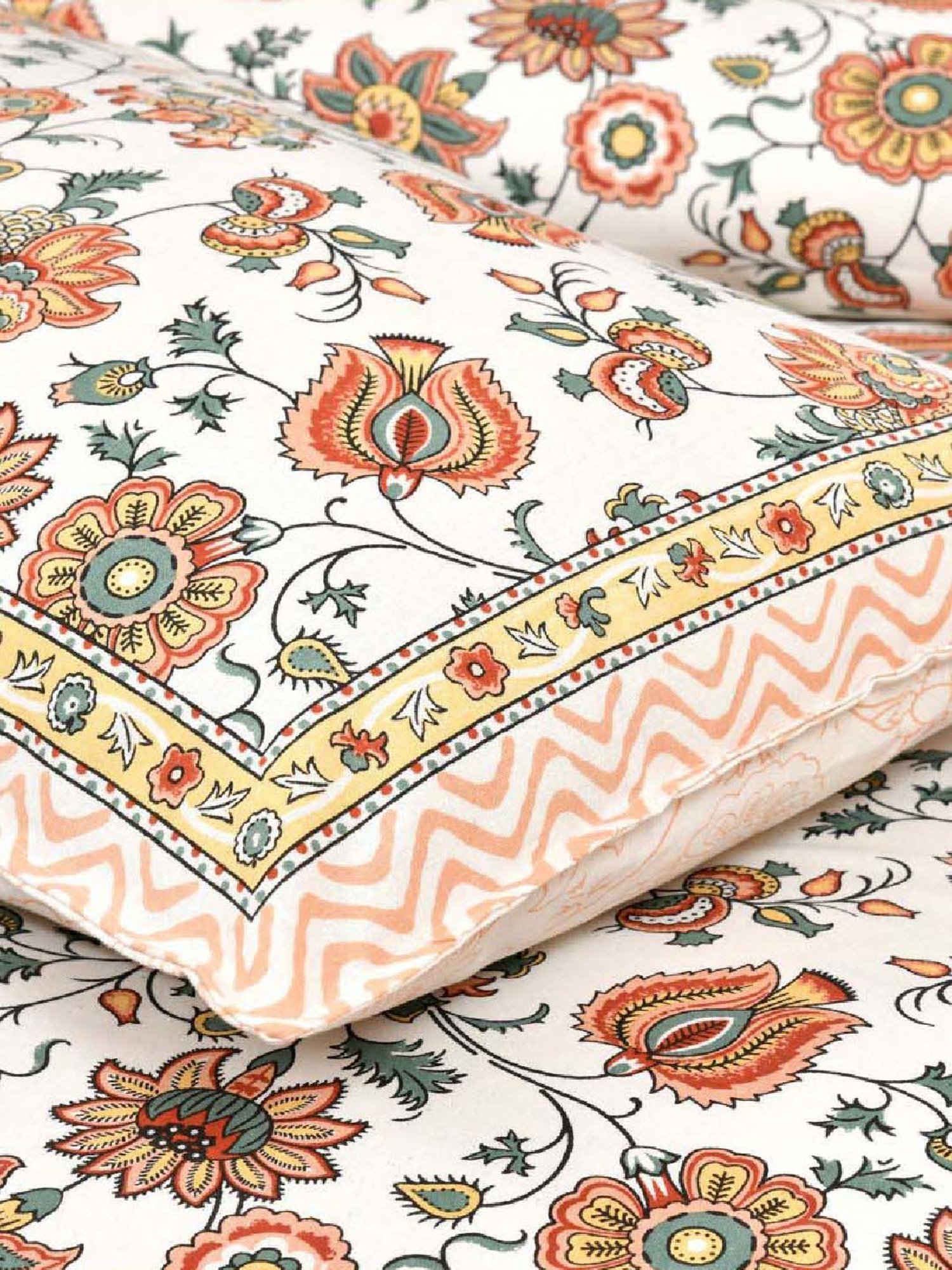 JaipurFabric Honey 180 TC 100% Cotton Creeper Double Bedsheet with 2 Pillow Covers