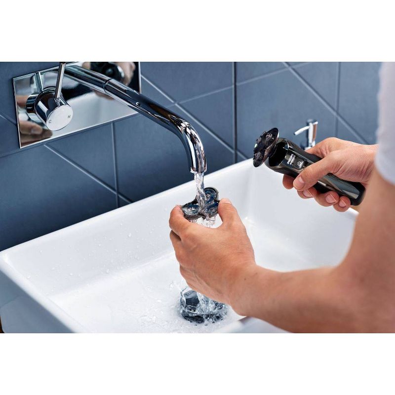 Philips Norelco Series 6800 Wet & Dry Men's Rechargeable Electric Shaver - S6880/81