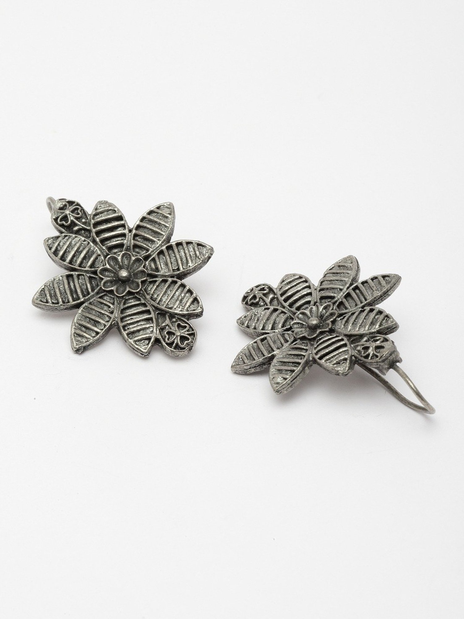 Moedbuille Antique Floral Design Oxidised Silver Plated Earrings