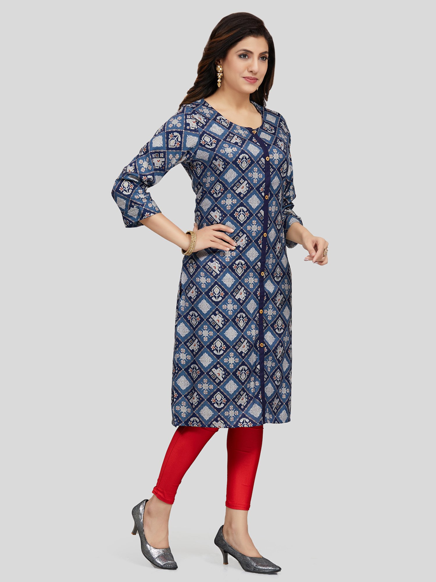 Saree Swarg Blue Printed Straight Kurta