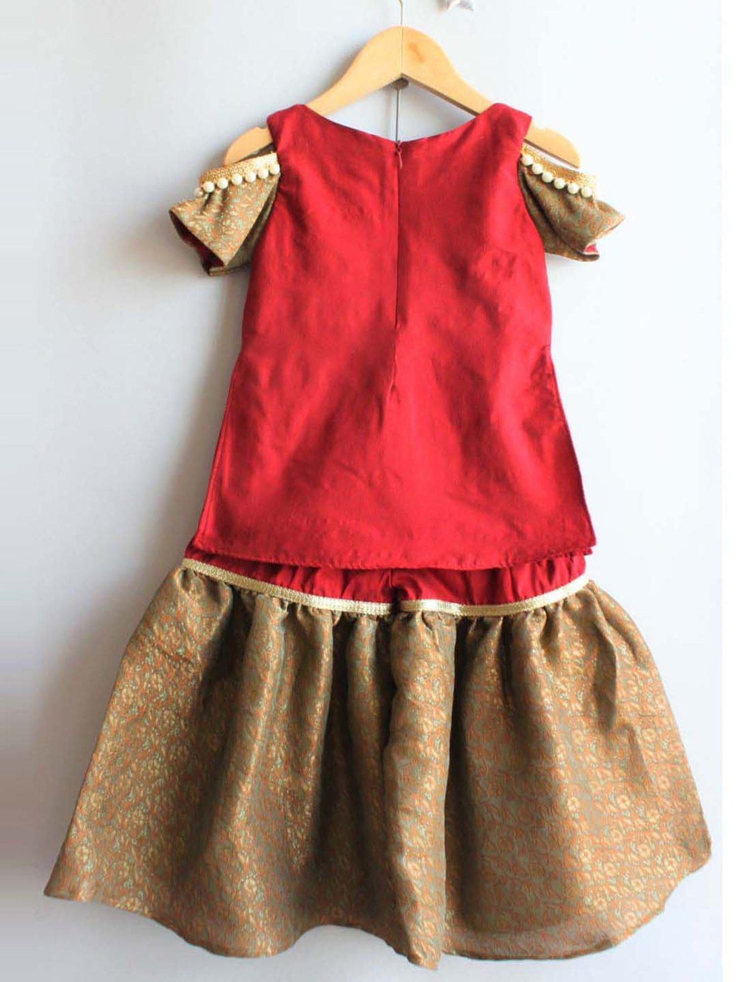 Many Frocks Kids Maroon & Green Embellished Kurta Set