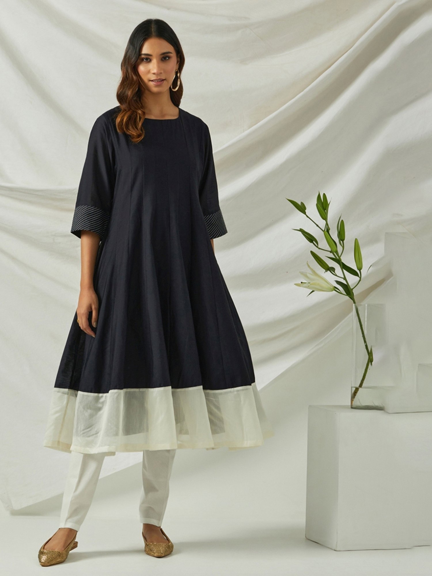 Smriti Gupta Anokhi Black And White Kurta Set