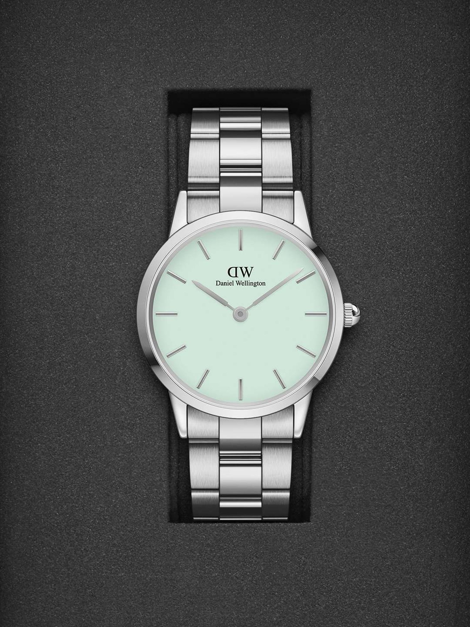 Daniel Wellington DW00100539 Iconic Link Unisex Analog Watch