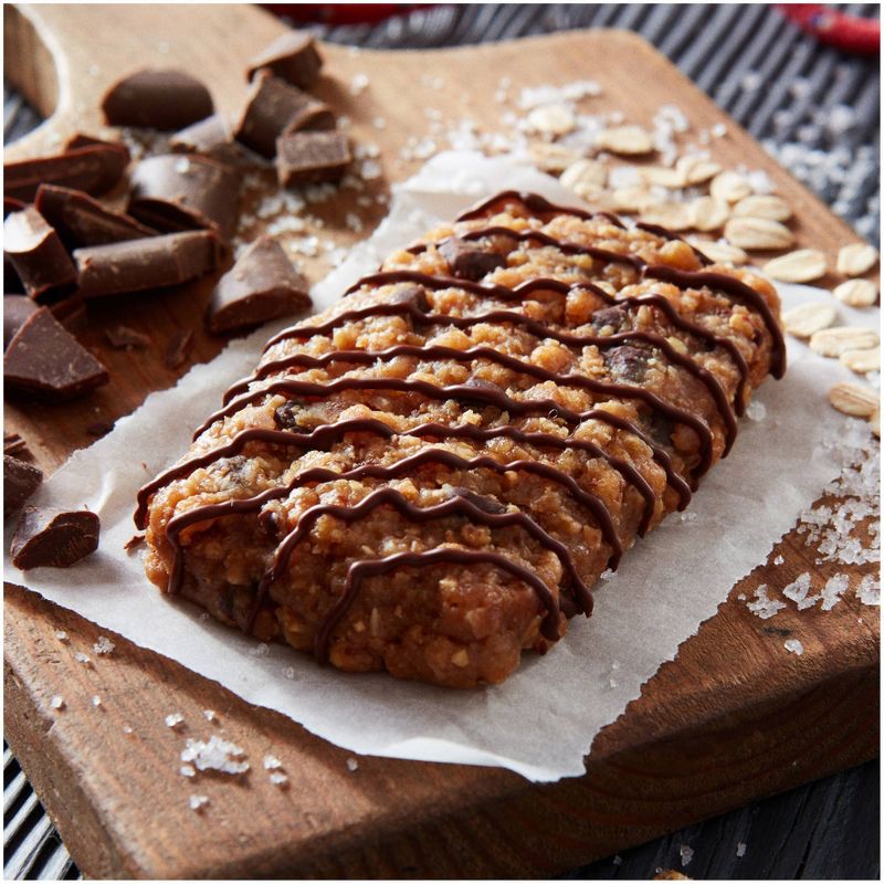 CLIF Bar Sweet & Salty Chocolate Chunk with Sea Salt Energy Bars - 6ct