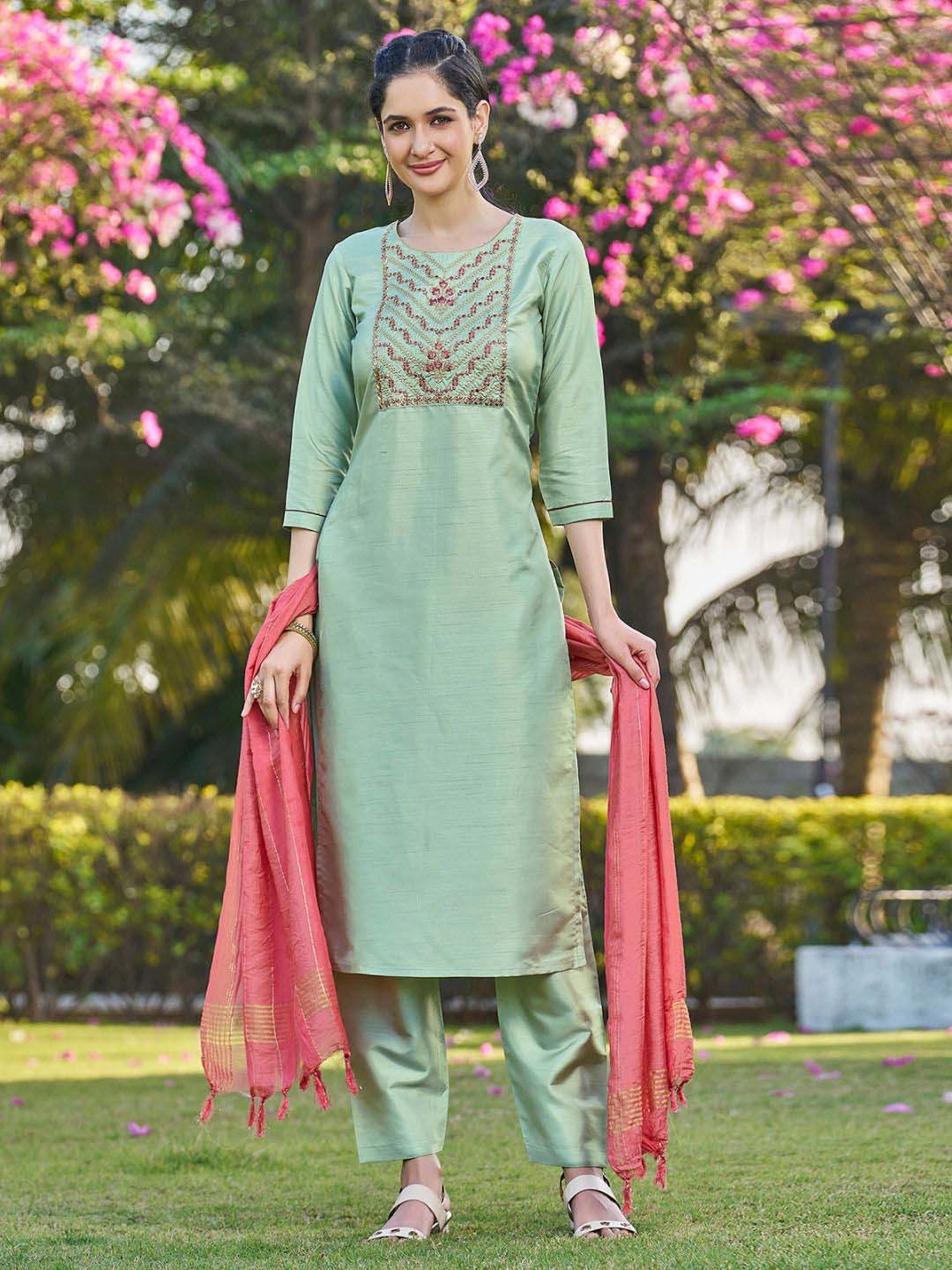 Skylee Green Embroidered Kurta Pant Set With Dupatta