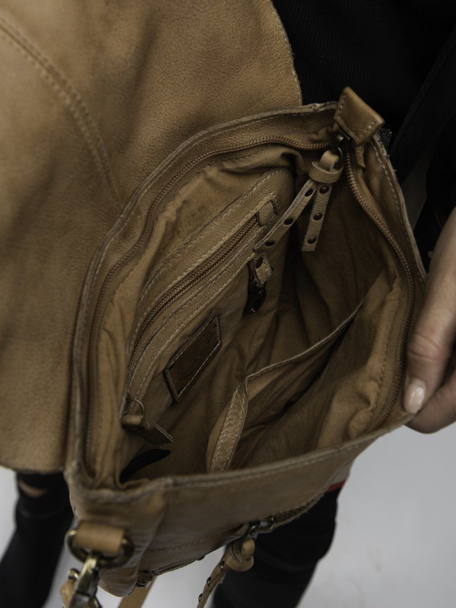 Art N Vintage Carob Sand Leather Textured Medium Sling Handbag