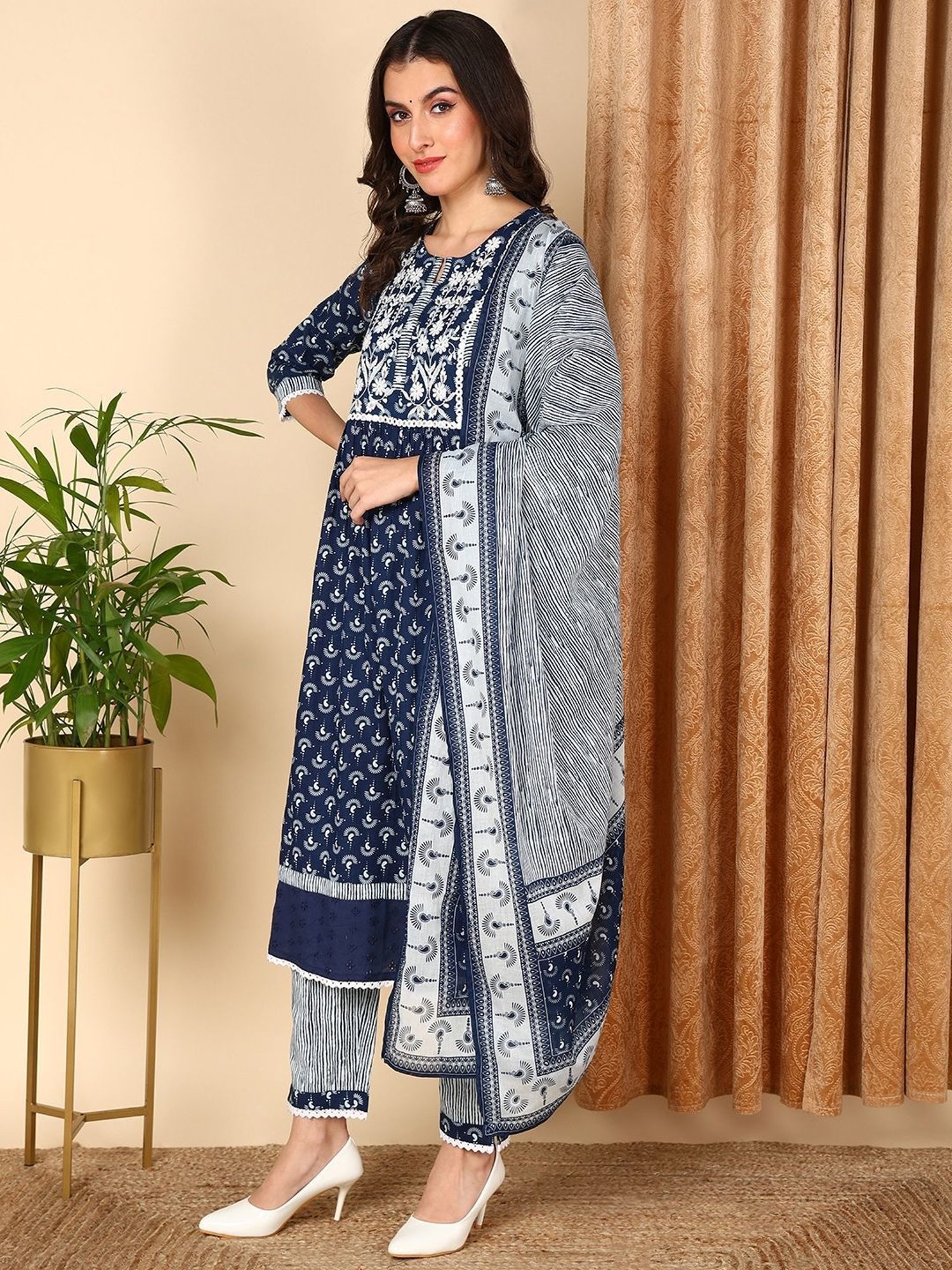 Vaamsi Blue Cotton Printed Kurta Pant Set With Dupatta