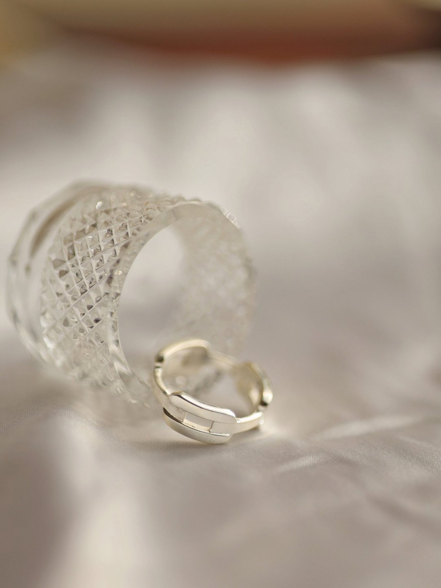 Perfectly Average Linked Ring