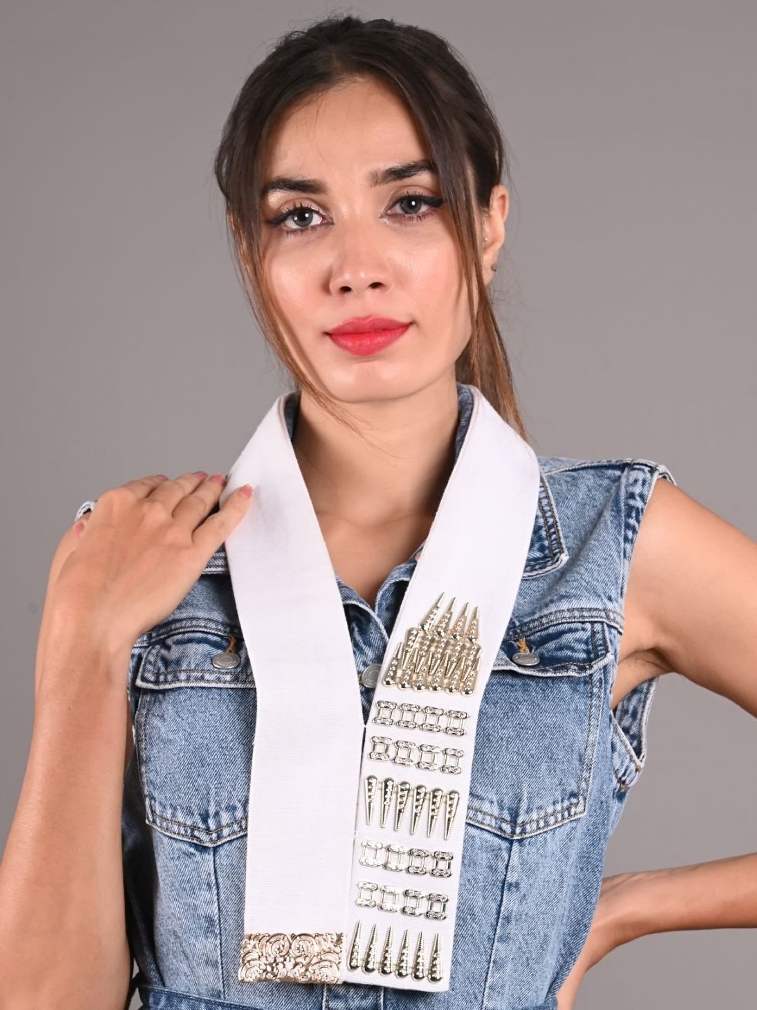 Odette White Fabric Embellished Collar