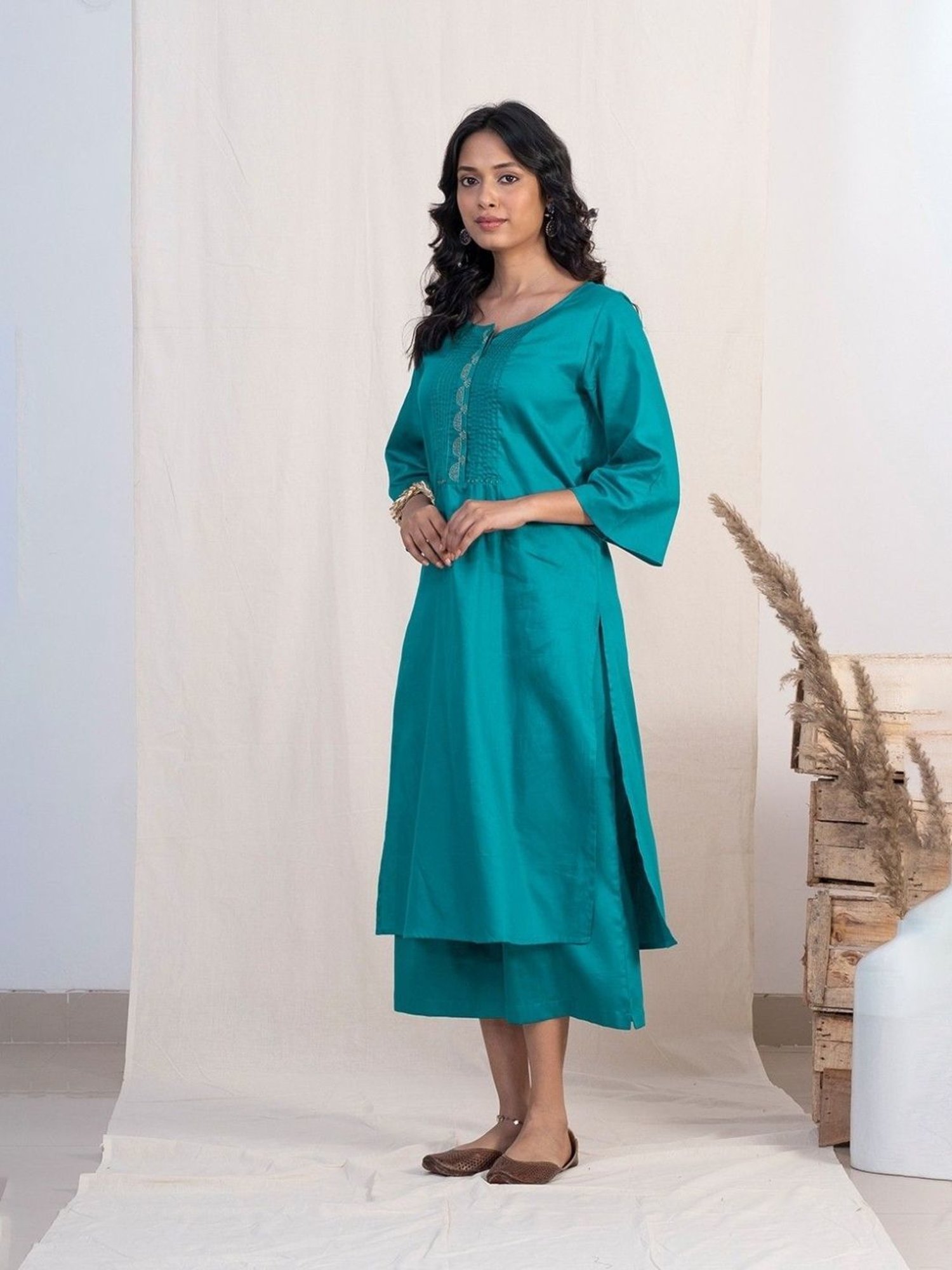 Akiso Jashn Blue Round Neck With Pintucks Set With Plazzo And Pink Dupatta