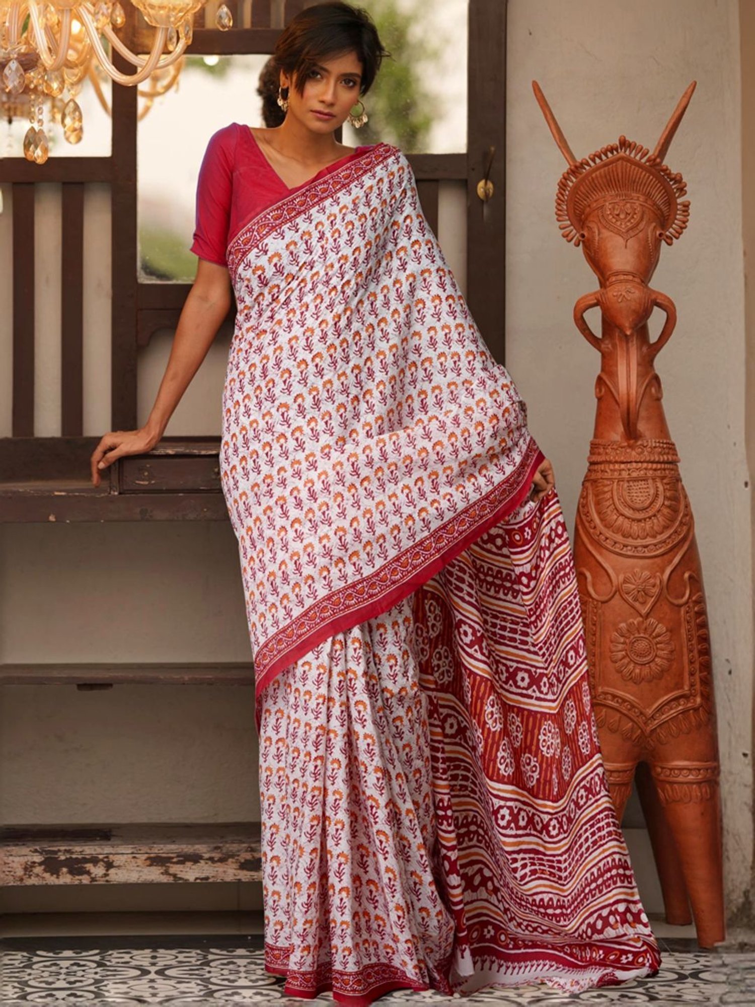 Unnati Silks White Cotton Printed Saree With Unstitched Blouse