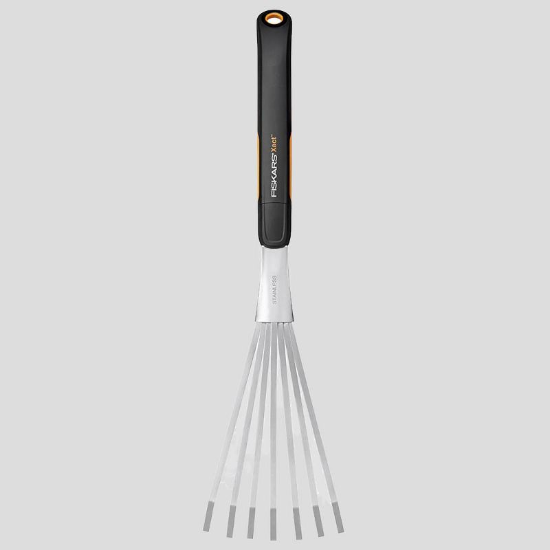 Fiskars Xact Hand Rake Black