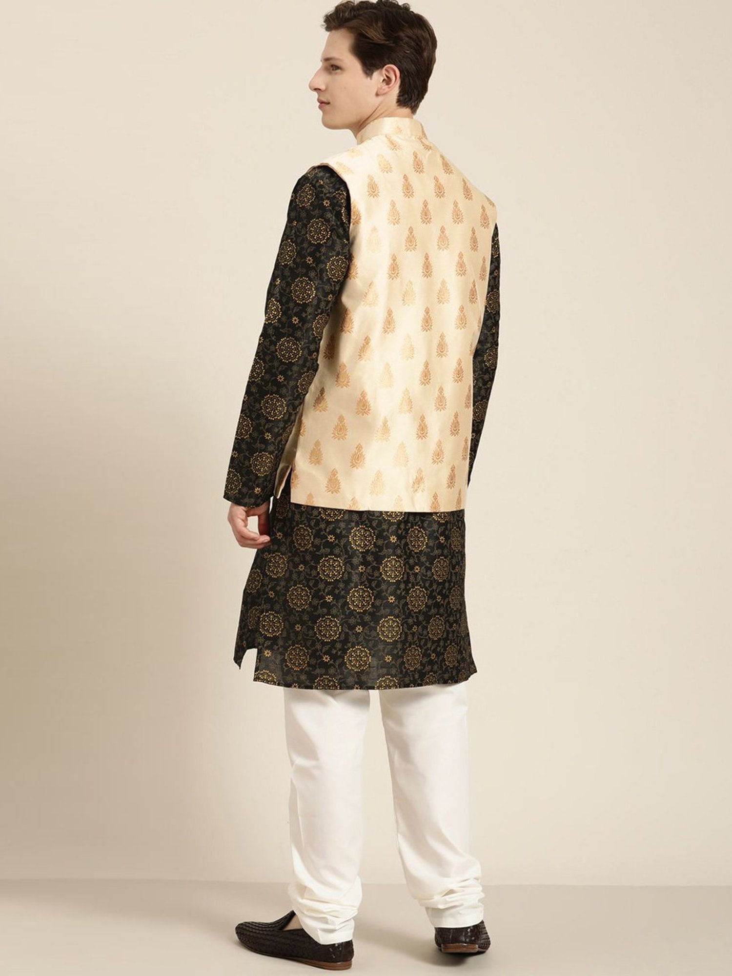 Vastramay White Cotton Straight Fit Embroidery Ethnic Suits