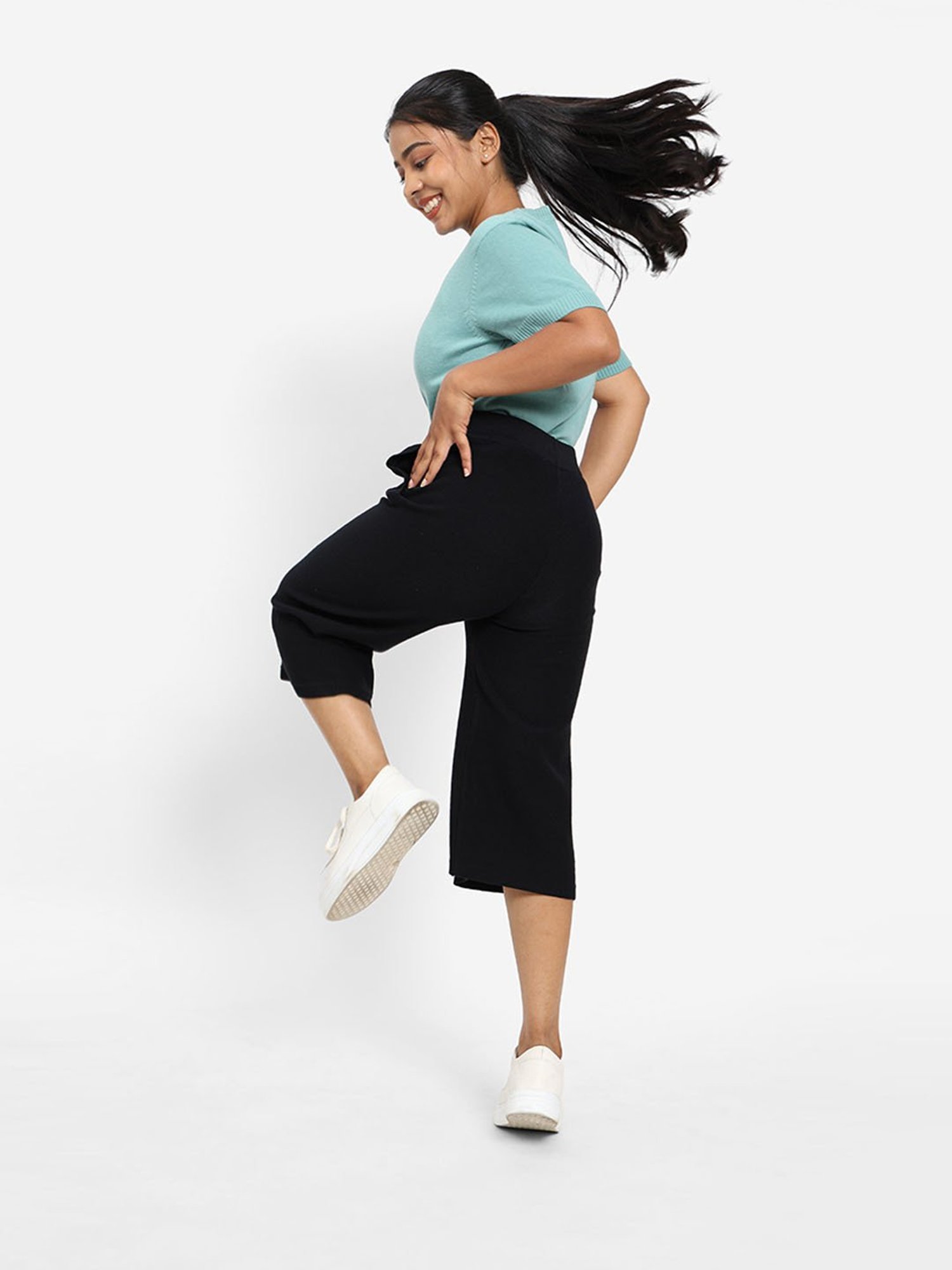 BlissClub Women Black Mid Rise Cotton Culottes With Two Pockets