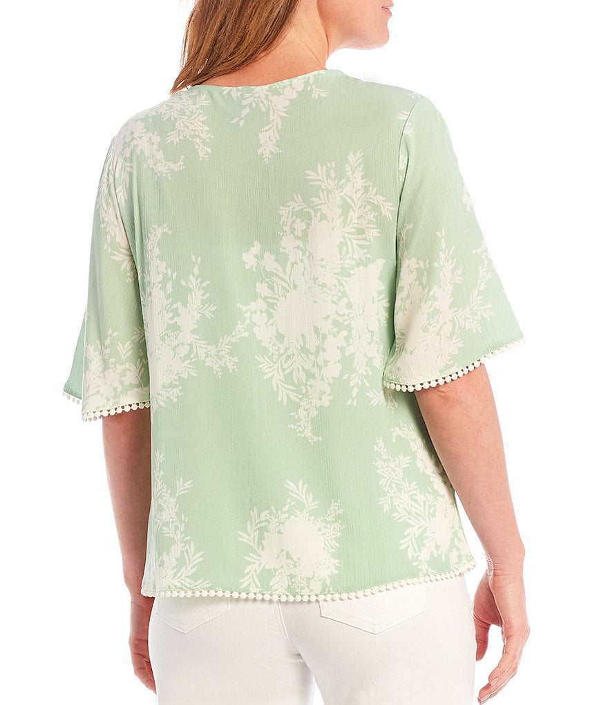 Bobeau Bouquet Print Lace Trim V-Neck Flutter Sleeve Top