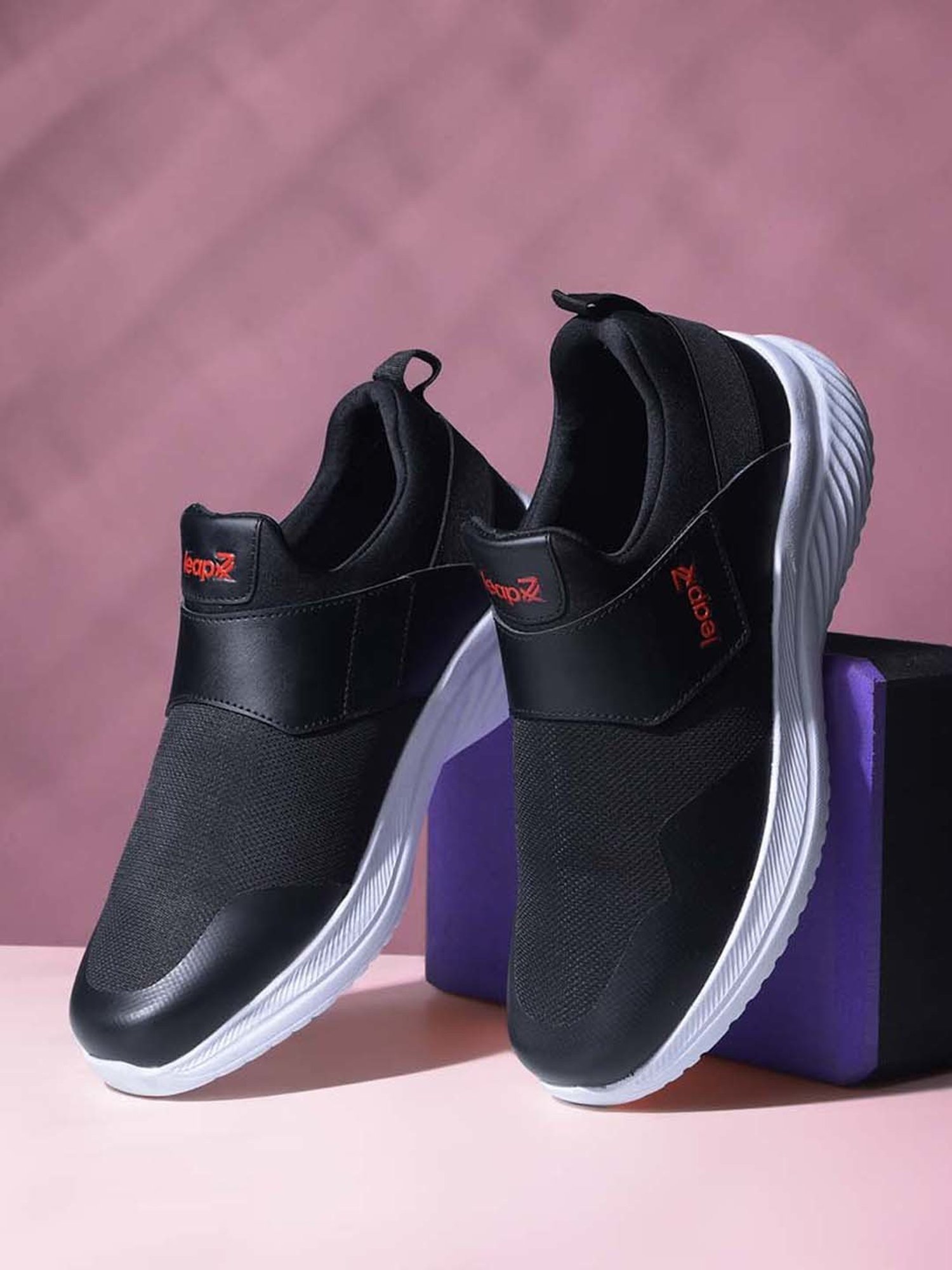 Leap7X by Liberty Men's Black Running Shoes