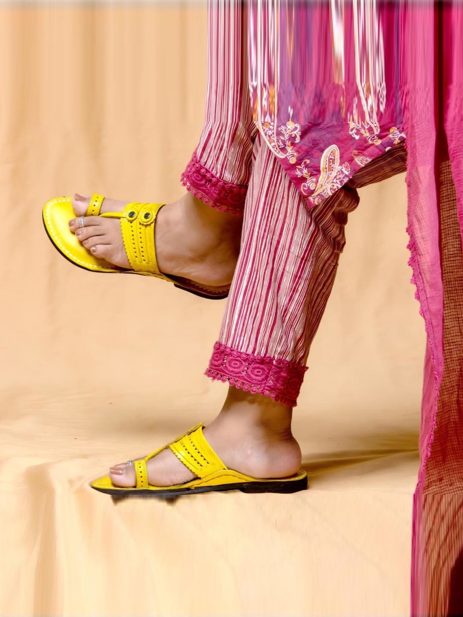 Kalapuri Women's Yellow Kolhapuri Sandals