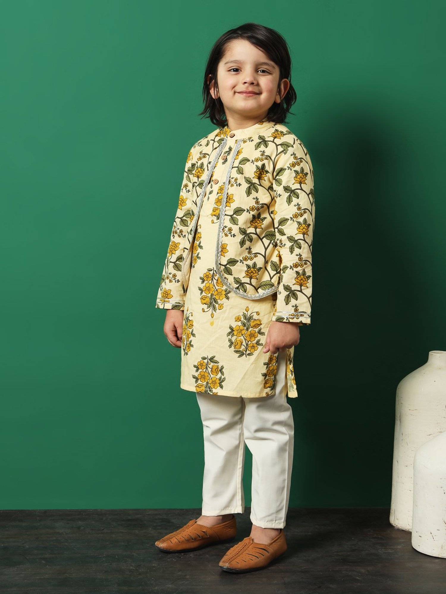 READIPRINT FASHIONS Kids Beige & White Floral Print Full Sleeves Jacket Style Kurta with Pyjamas