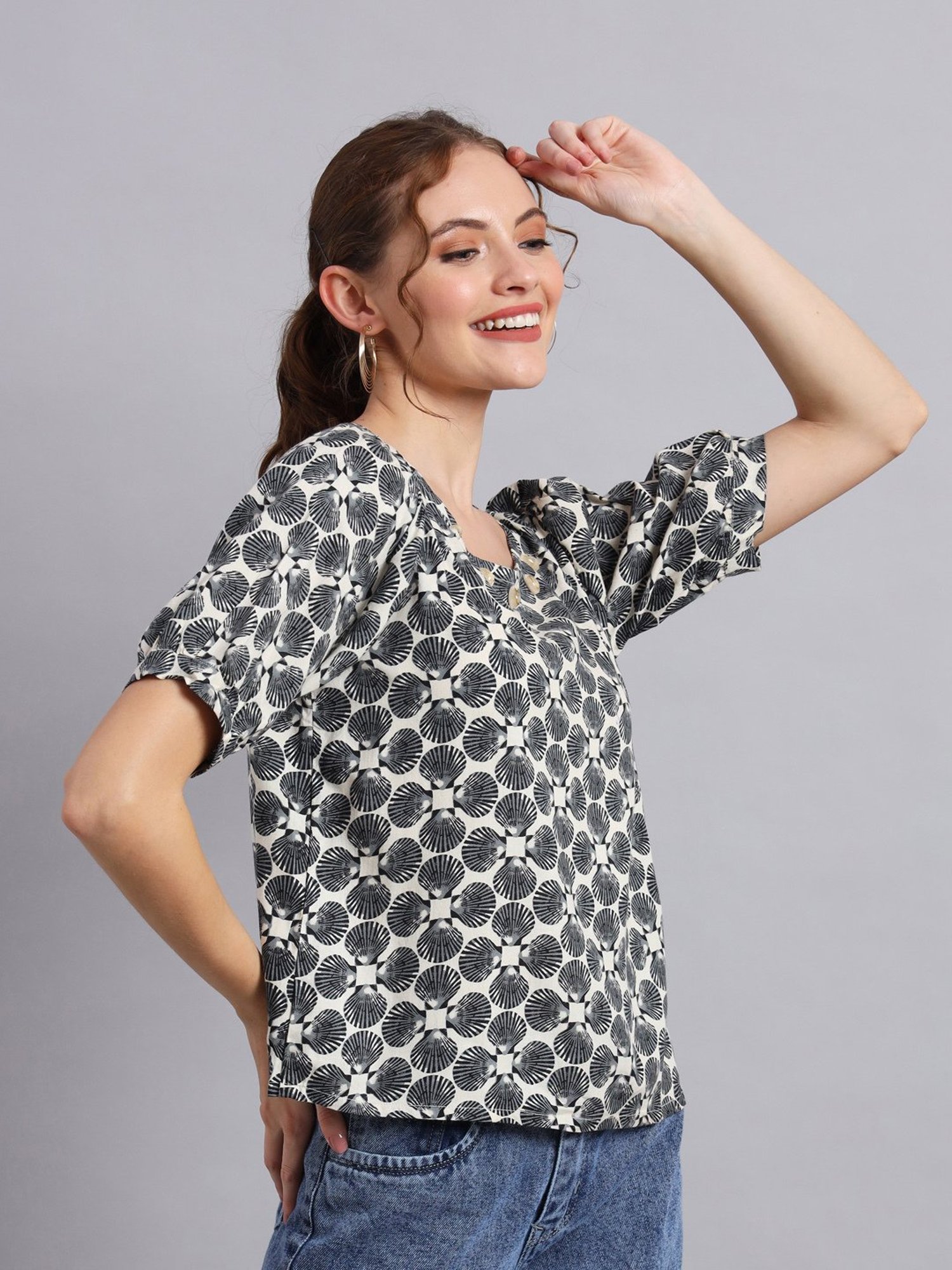 DECKEDUP Cream & Black Printed Top