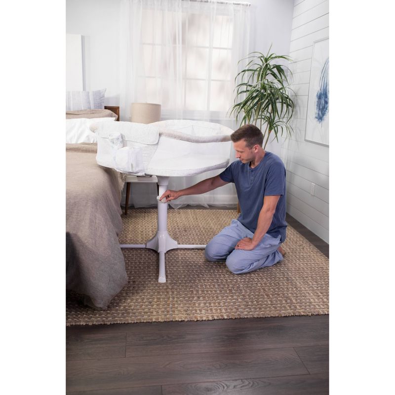 HALO Bassinest Twin Sleeper - Sand Circles