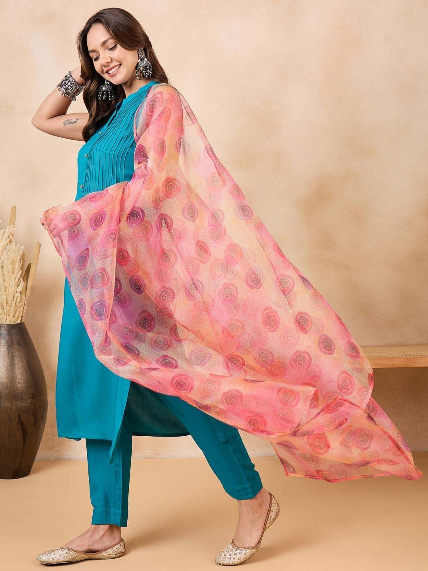 Inweave Pink & Peach Floral Print Dupatta
